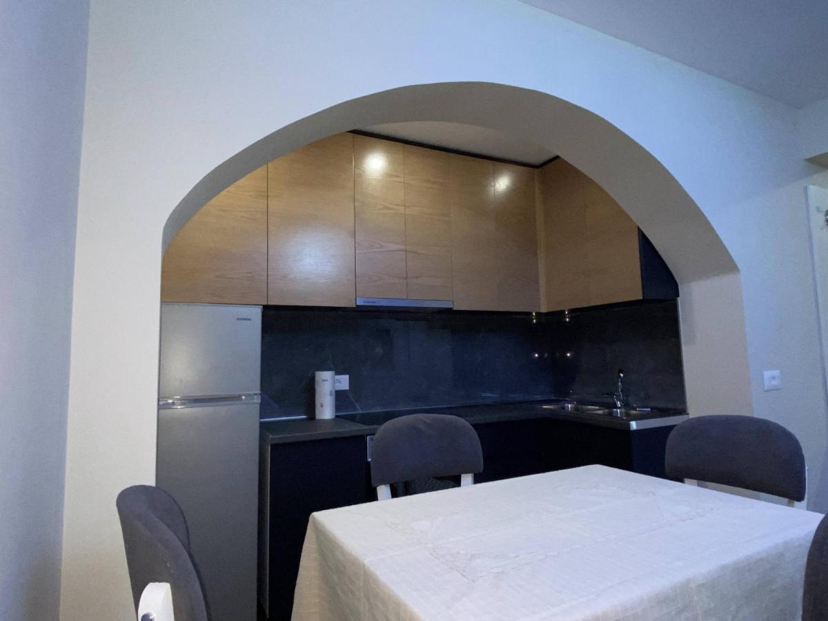 Komatas Modern Apartments In Bllok Area Tirana Exterior foto